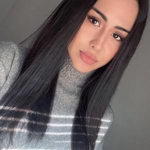 Meet your Posher, Aziza